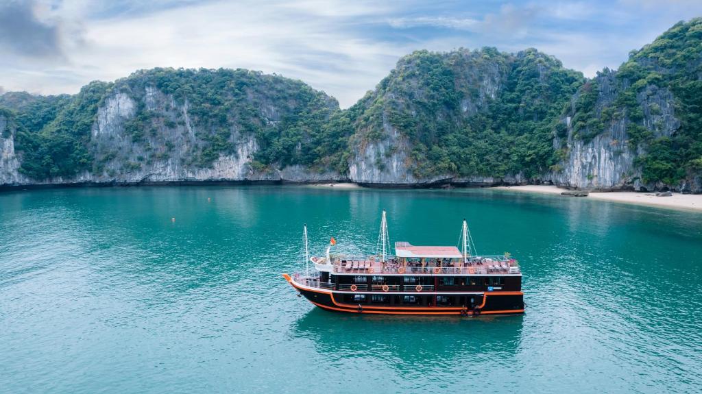 Daiichi Boutique Cruise – Ha Long Bay